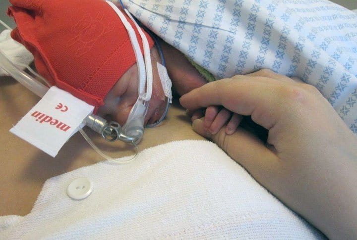 twins born at 33 weeks
