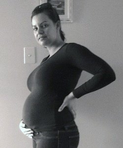 twin pregnancy belly